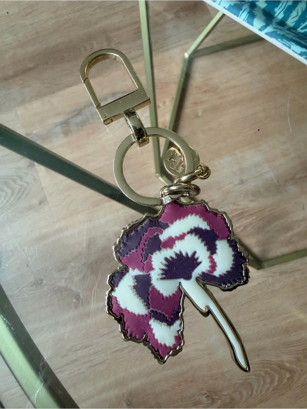Tory Burch Gold-Tone Floral Enamel Keyring in Purple & White